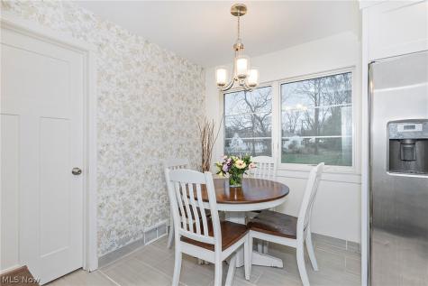 16237 Forest Hills Boulevard Cleveland Heights OH 44112