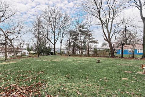 16237 Forest Hills Boulevard Cleveland Heights OH 44112