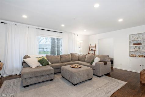 16237 Forest Hills Boulevard Cleveland Heights OH 44112