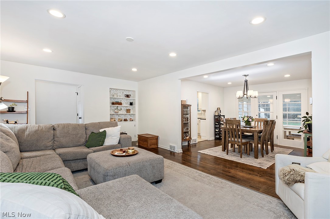 16237 Forest Hills Boulevard Cleveland Heights OH 44112