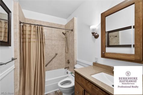 3555 Birch Tree Path Cleveland Heights OH 44121