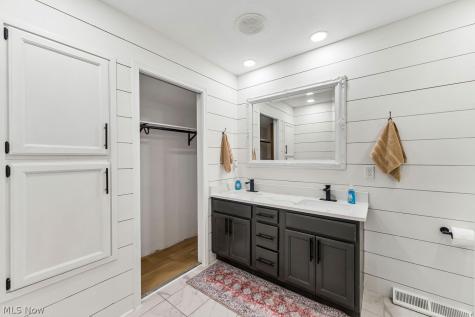 9627 Patricia Court Elyria OH 44035