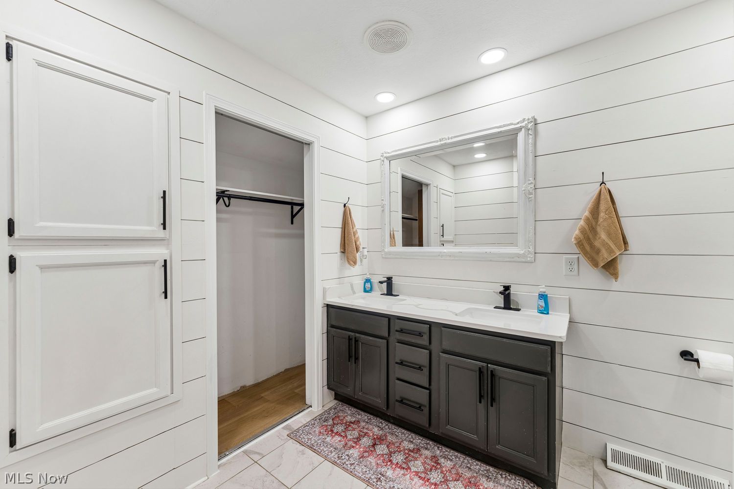 9627 Patricia Court Elyria OH 44035