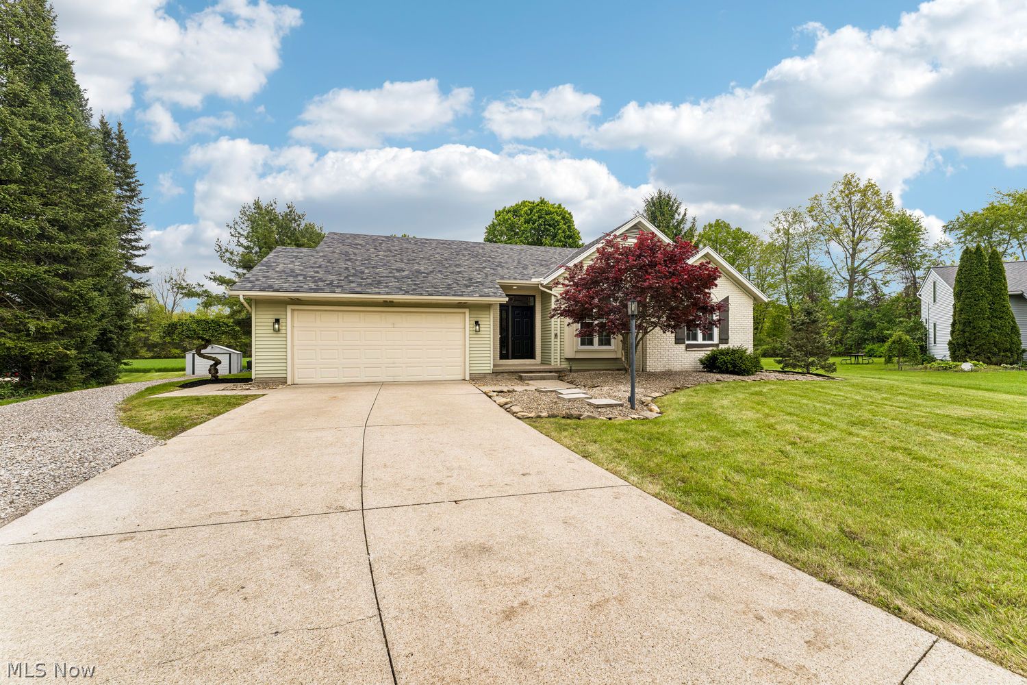 9627 Patricia Court Elyria OH 44035
