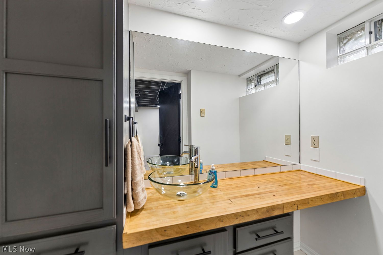 9627 Patricia Court Elyria OH 44035