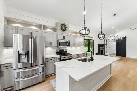 9627 Patricia Court Elyria OH 44035