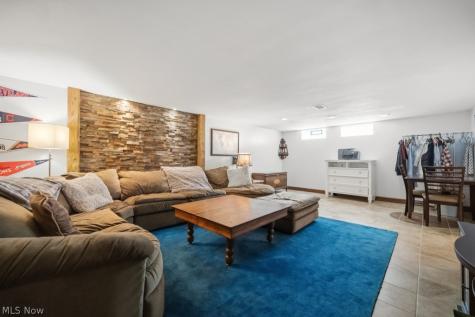 145 E Englewood Drive Seven Hills OH 44131
