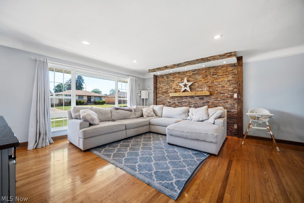 145 E Englewood Drive Seven Hills OH 44131