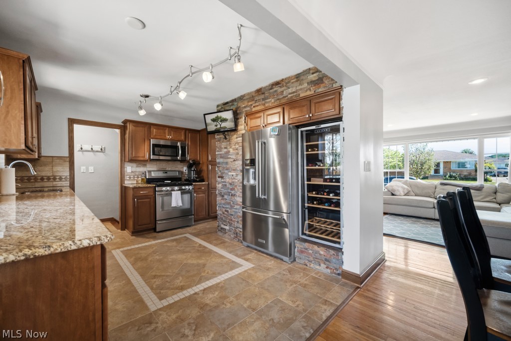 145 E Englewood Drive Seven Hills OH 44131