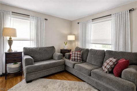 2179 Alger Road Lakewood OH 44107