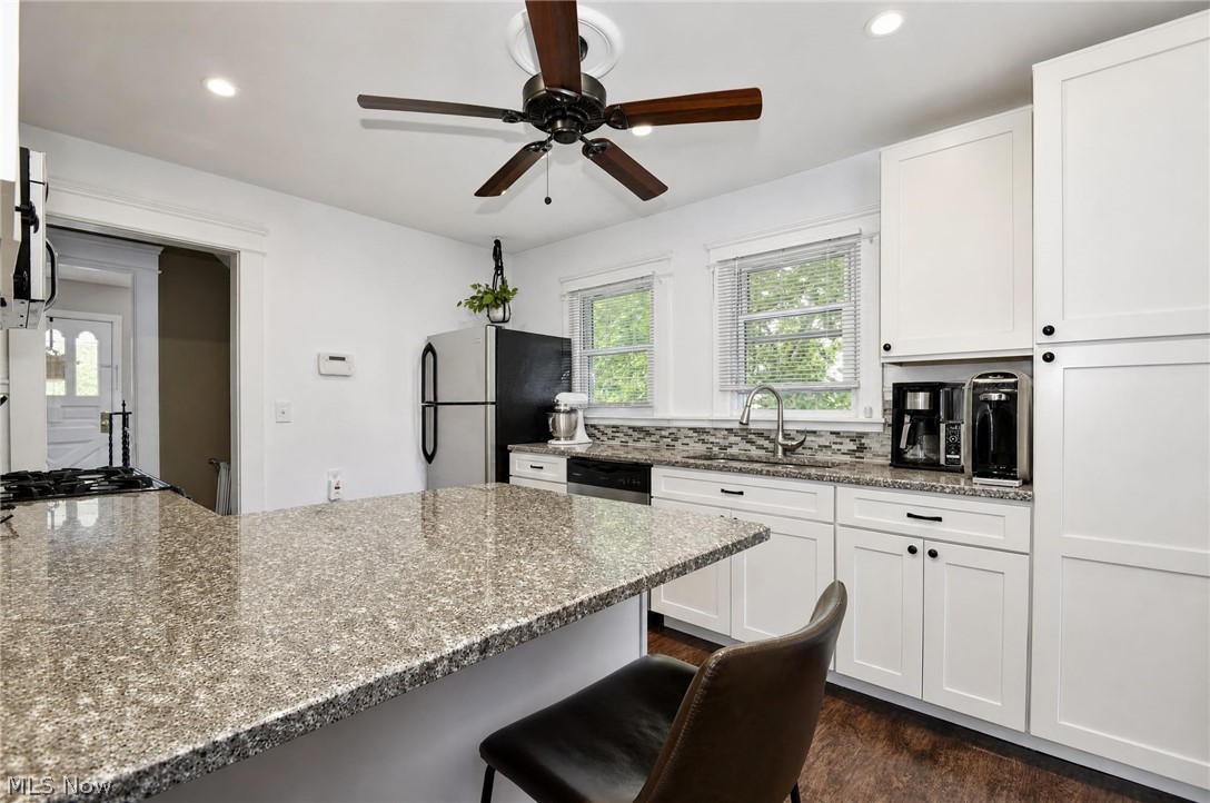2179 Alger Road Lakewood OH 44107