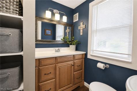 2179 Alger Road Lakewood OH 44107