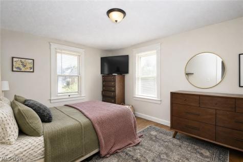 2179 Alger Road Lakewood OH 44107
