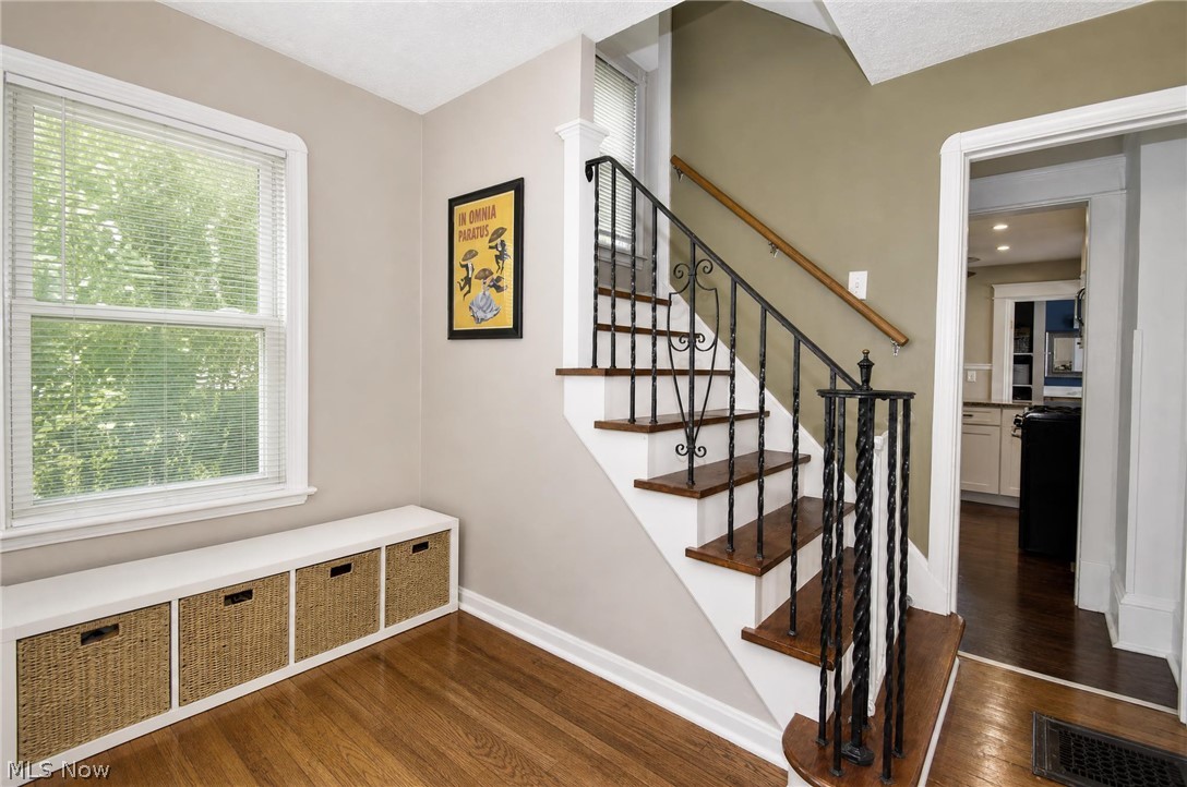 2179 Alger Road Lakewood OH 44107