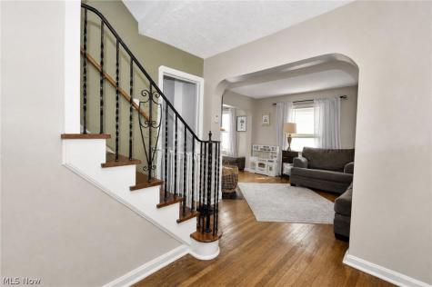 2179 Alger Road Lakewood OH 44107