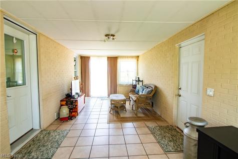 10381 Portage Street NW Canal Fulton OH 44614