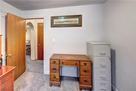 10004 Manoa Avenue Brooklyn OH 44144