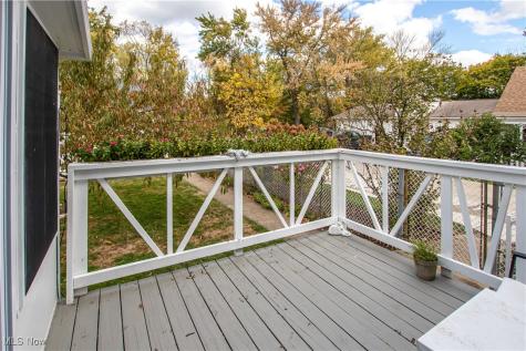 10004 Manoa Avenue Brooklyn OH 44144