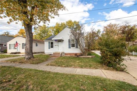 10004 Manoa Avenue Brooklyn OH 44144