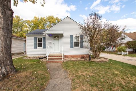 10004 Manoa Avenue Brooklyn OH 44144