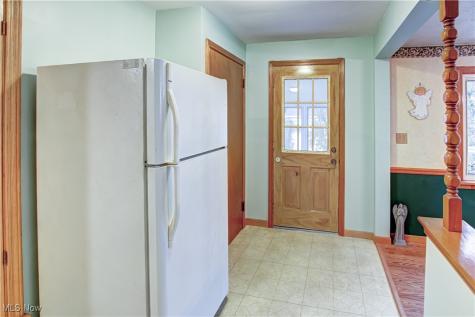 10004 Manoa Avenue Brooklyn OH 44144