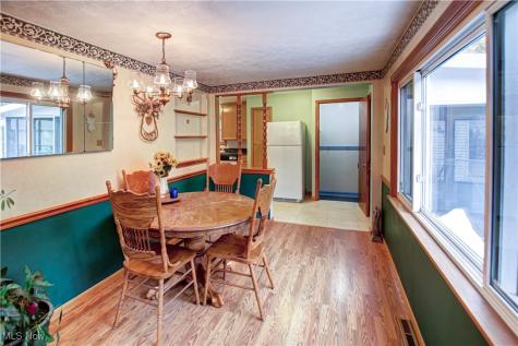 10004 Manoa Avenue Brooklyn OH 44144