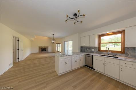 333 Danbury Lane Richmond Heights OH 44143