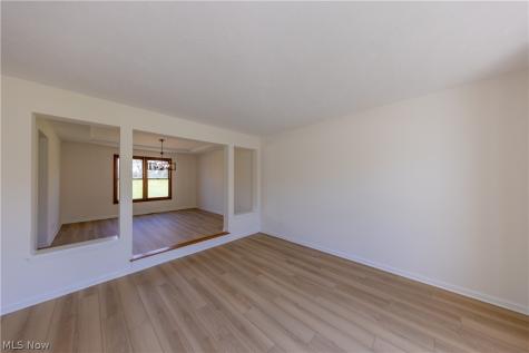 333 Danbury Lane Richmond Heights OH 44143