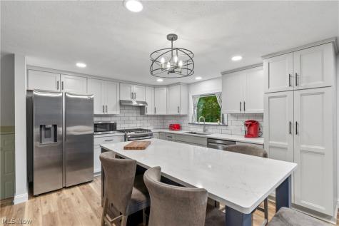9355 Hyde Park Drive Twinsburg OH 44087