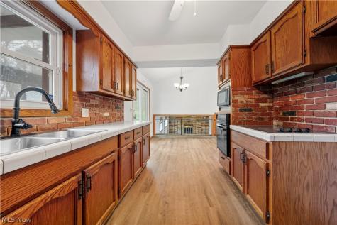 2862 Byron Drive North Canton OH 44720