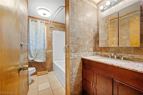 2862 Byron Drive North Canton OH 44720
