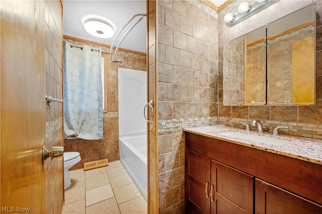 2862 Byron Drive North Canton OH 44720