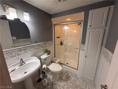 7145 Lakeshore Boulevard Mentor OH 44060