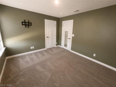 2193 Canterbury Drive Willoughby OH 44094