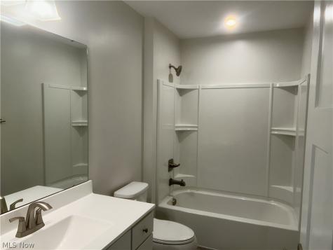 2193 Canterbury Drive Willoughby OH 44094