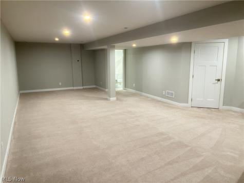 2193 Canterbury Drive Willoughby OH 44094