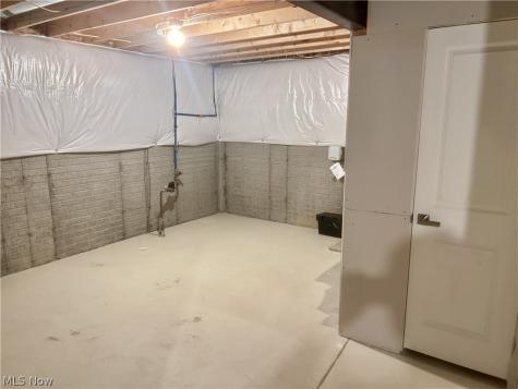 2193 Canterbury Drive Willoughby OH 44094