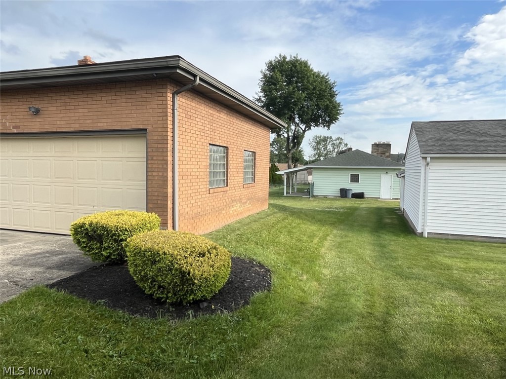 413 Parkview Drive Girard OH 44420