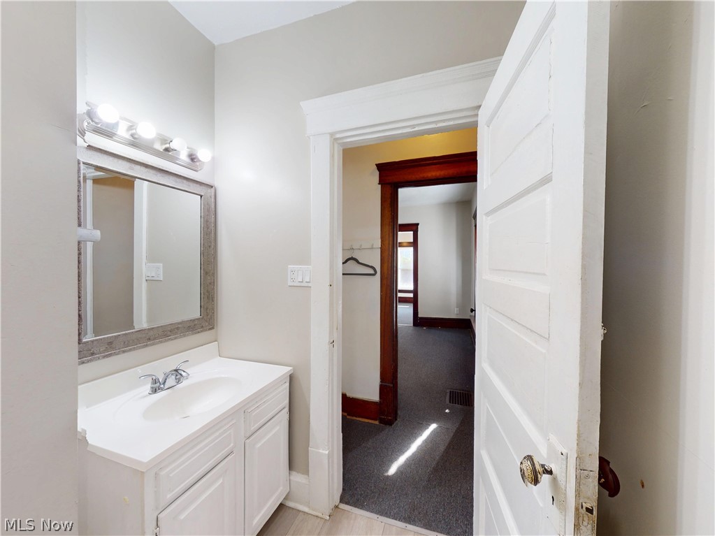 476 Rentschler Street Akron OH 44304