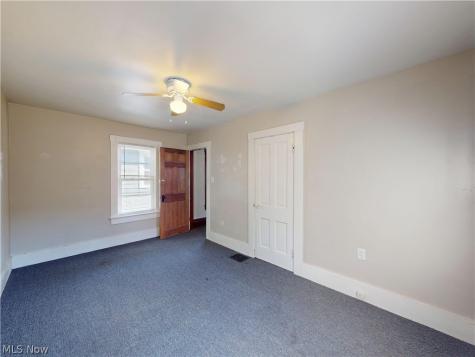 476 Rentschler Street Akron OH 44304
