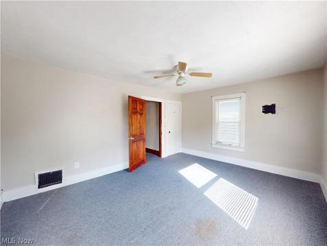476 Rentschler Street Akron OH 44304