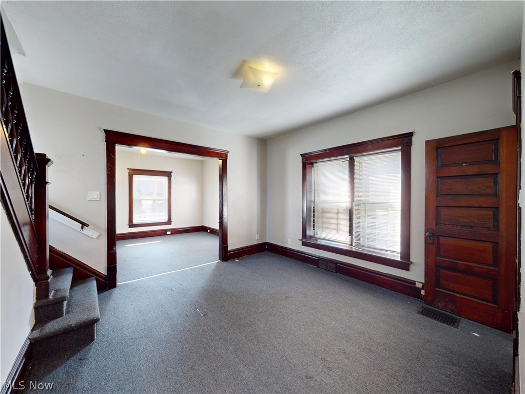 476 Rentschler Street Akron OH 44304