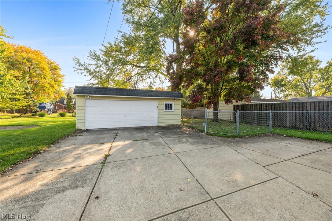 10661 Blossom Avenue Parma Heights OH 44130