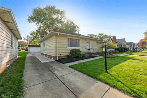 10661 Blossom Avenue Parma Heights OH 44130