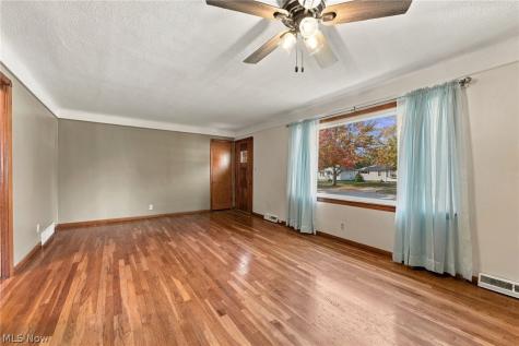 10661 Blossom Avenue Parma Heights OH 44130