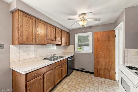 10661 Blossom Avenue Parma Heights OH 44130