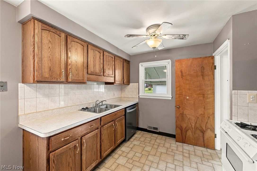 10661 Blossom Avenue Parma Heights OH 44130