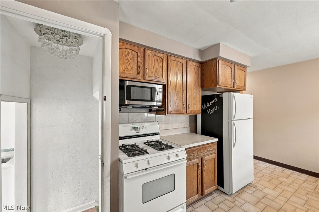 10661 Blossom Avenue Parma Heights OH 44130