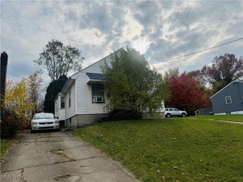 609 E Dewey Avenue Youngstown OH 44502
