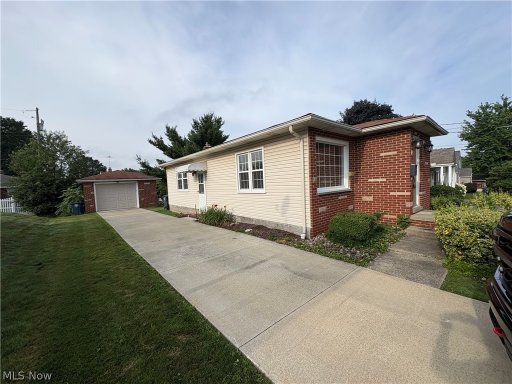 230 E Dresden Avenue Akron OH 44301